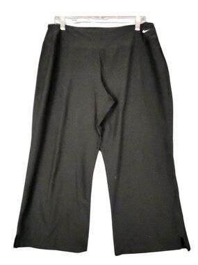 Black Nike Wide-Leg Capri Pants